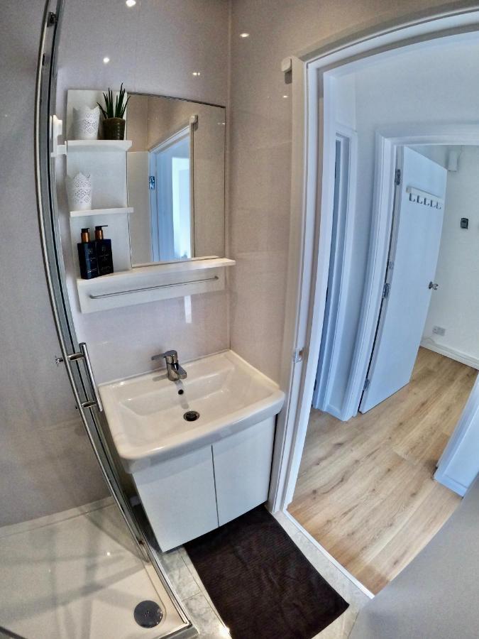 Lovely One Bedroom Flat London Exterior foto